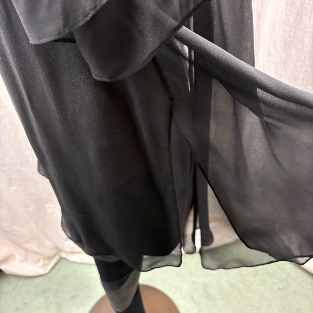 Theyskens' Theory
Autre Marque Dalmy Fishu Dress Black Dark Grey 4 - Picture 14 of 16